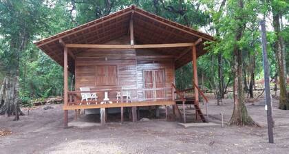 Chalet Juquiri, integrated into nature.