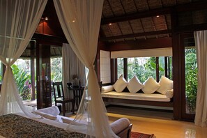 5 bedrooms, in-room safe, desk, iron/ironing board - 5 bedroom private villa with pool in Ubud, Bali (Ubud)