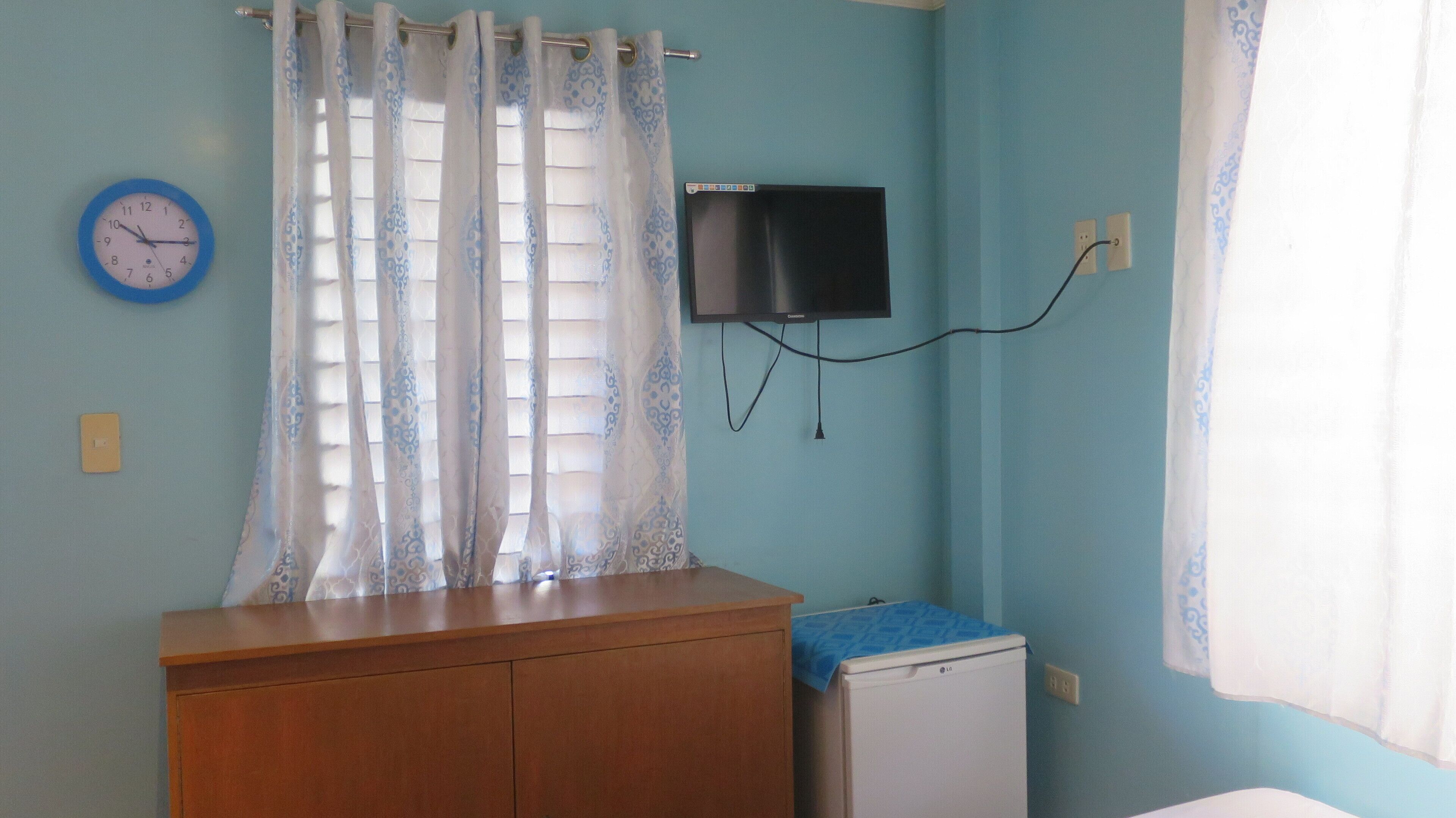 Cute , cool Blue Kubo near the beach