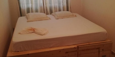 3 bedrooms, free WiFi, bed sheets