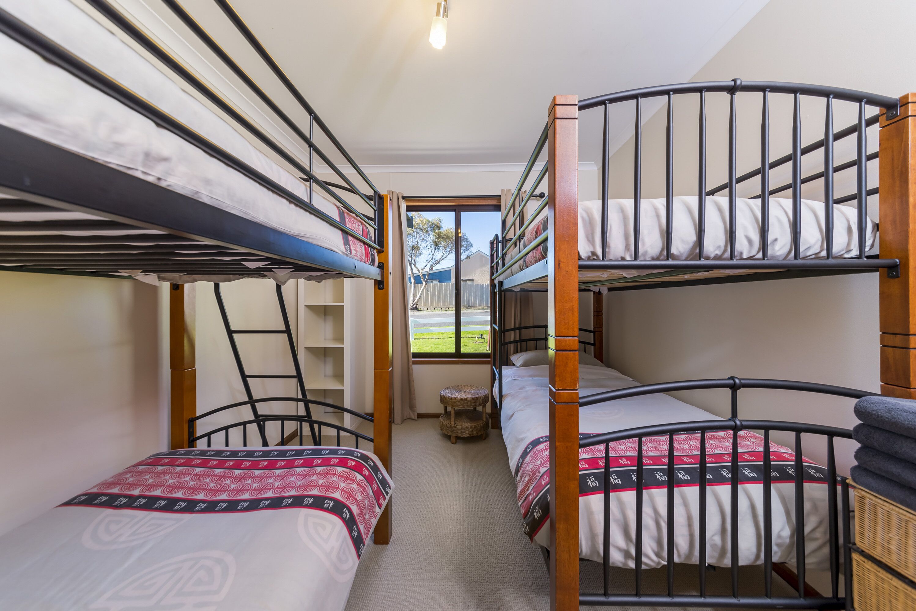 Ikumi - Port Elliot Beach House — image 8