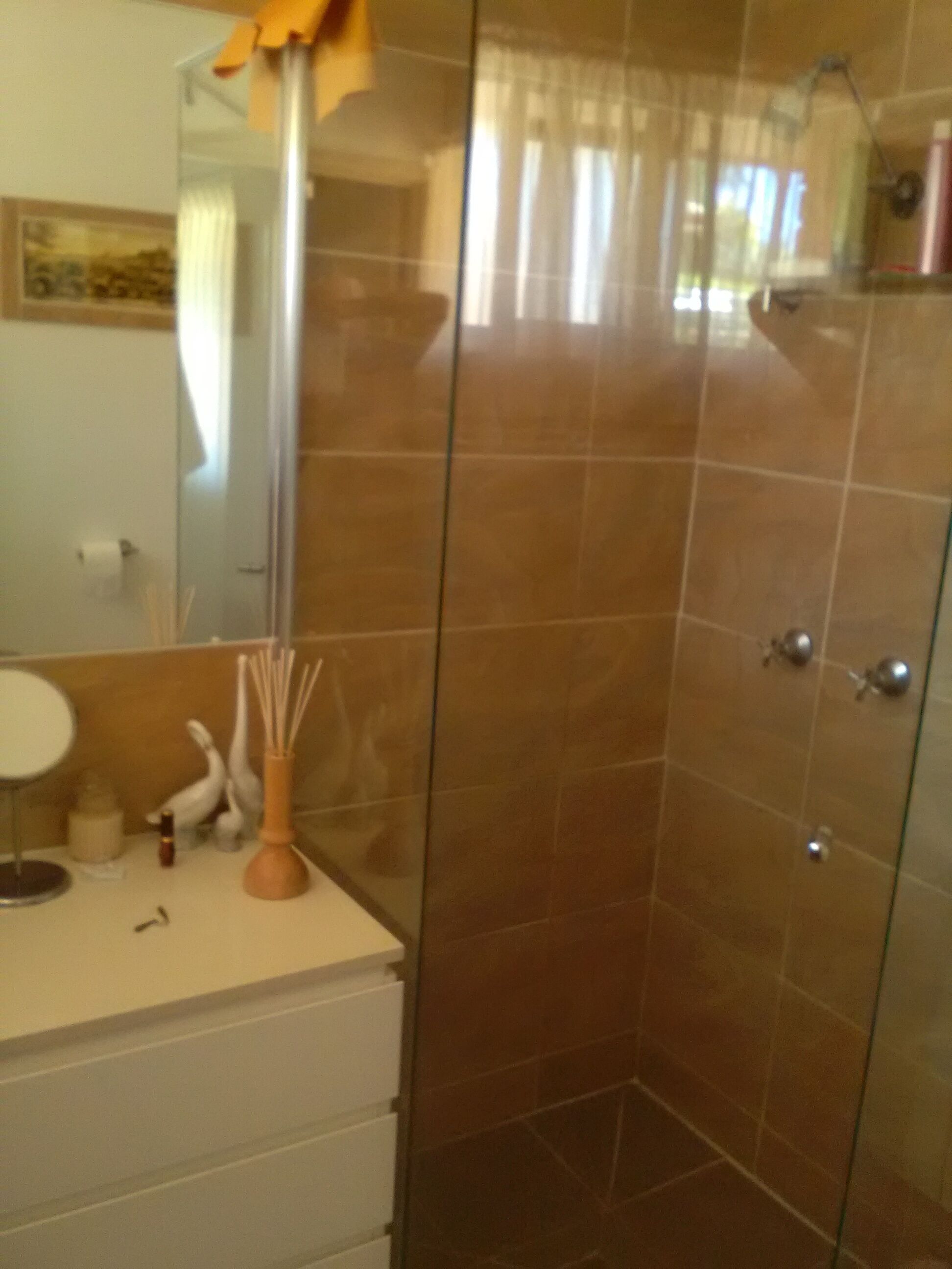 Close to commonwealth and metricon stadiums for opening and closing ceremonies — image 6