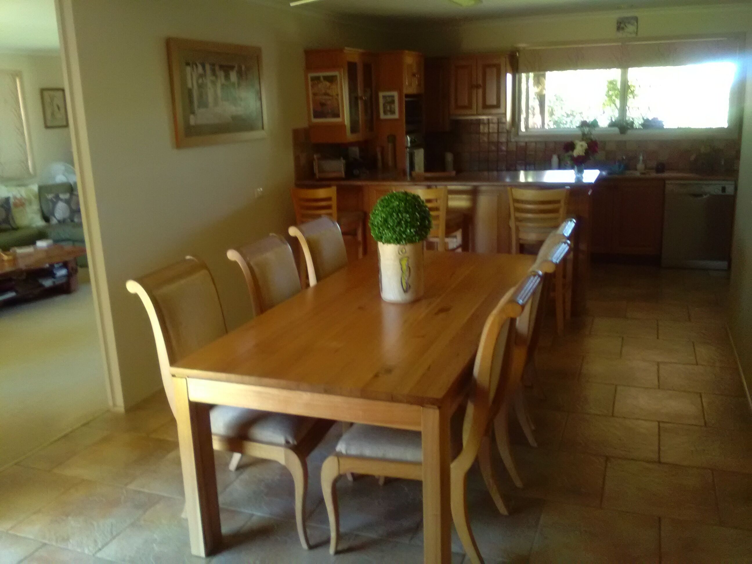 Close to commonwealth and metricon stadiums for opening and closing ceremonies — image 2