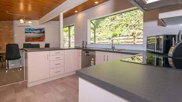 Microwave, oven, stovetop, dishwasher