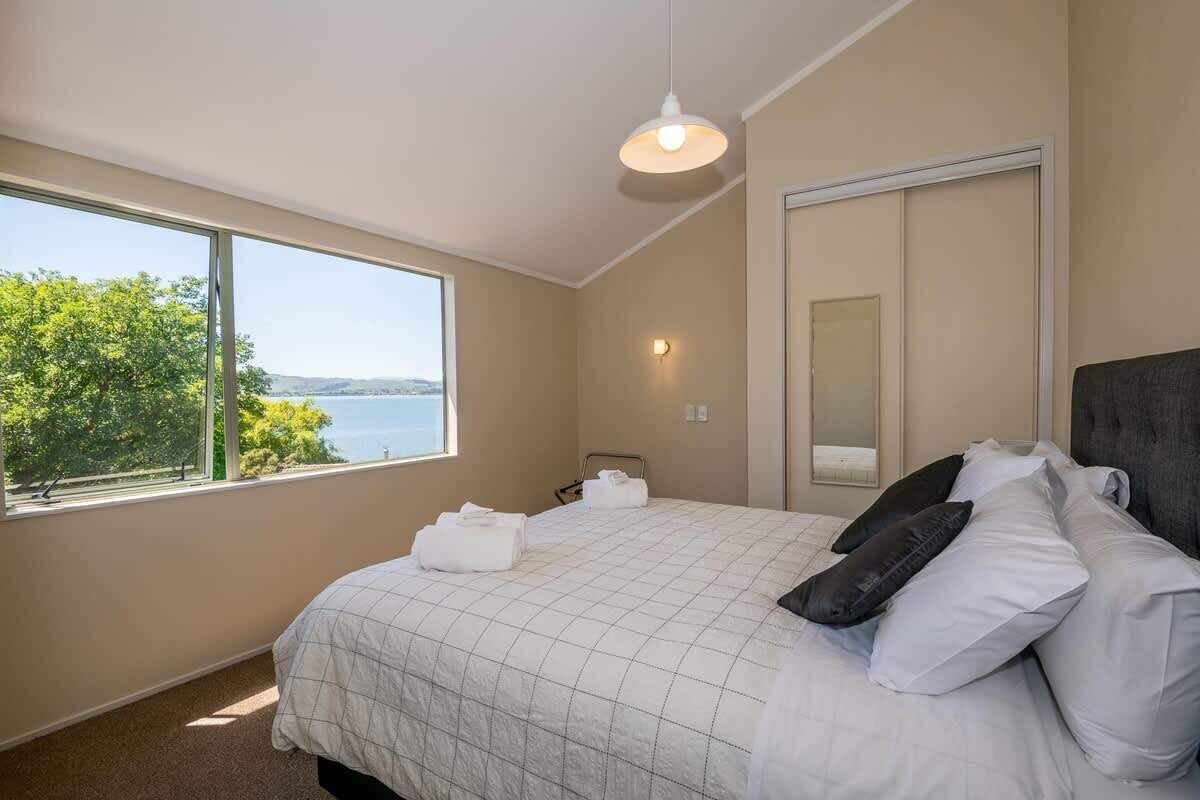 3 bedrooms, iron/ironing board, travel cot, WiFi