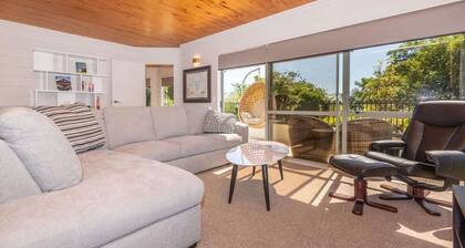 Kawaha Point Gem - Lake Views, Sleeps 8