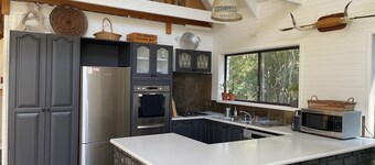 Country Getaway at Crystal Creek  - Sleeps 9