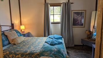 1 bedroom, iron/ironing board, travel cot, bed sheets