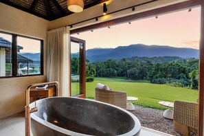 Interior - Bali Hai
A private retreat on acreage, close to town, ocean & the rainforest (Miallo)