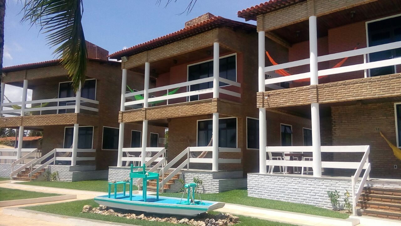 Private condominium composed of 3 independent houses, Beira Mar da Ipioca.