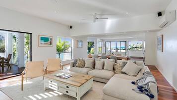 Smart TV, Netflix, streaming services, stereo