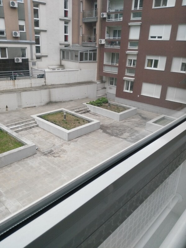 Interni