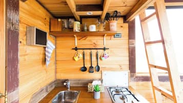 Fridge, stovetop, cookware/dishes/utensils