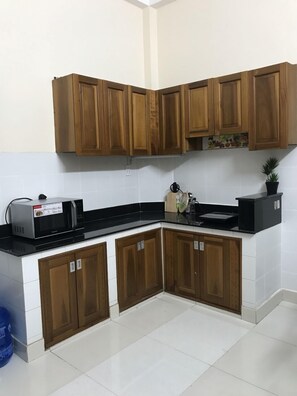 Private kitchen - LORNA HOUSE SERVICED APARTMENT (Ho Chi Minh City)