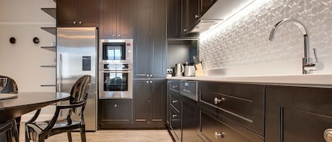 Fridge, microwave, oven, dishwasher