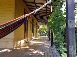 Terrace/patio - Freida Historic Farmhouse Bellingen - Sharing country bliss together (Gleniffer)