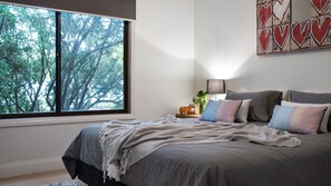 3 chambres, fer et planche à repasser, accès à Internet, literie fournie