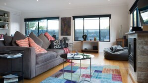 Smart TV, DVD player, foosball - Absolute - Perfect for Girls Weekends and Families! Pets Welcome! (DAYLESFORD)