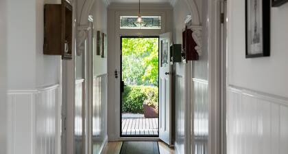 Absolute - Perfect for Girls Weekends and Families! Pets Welcome!