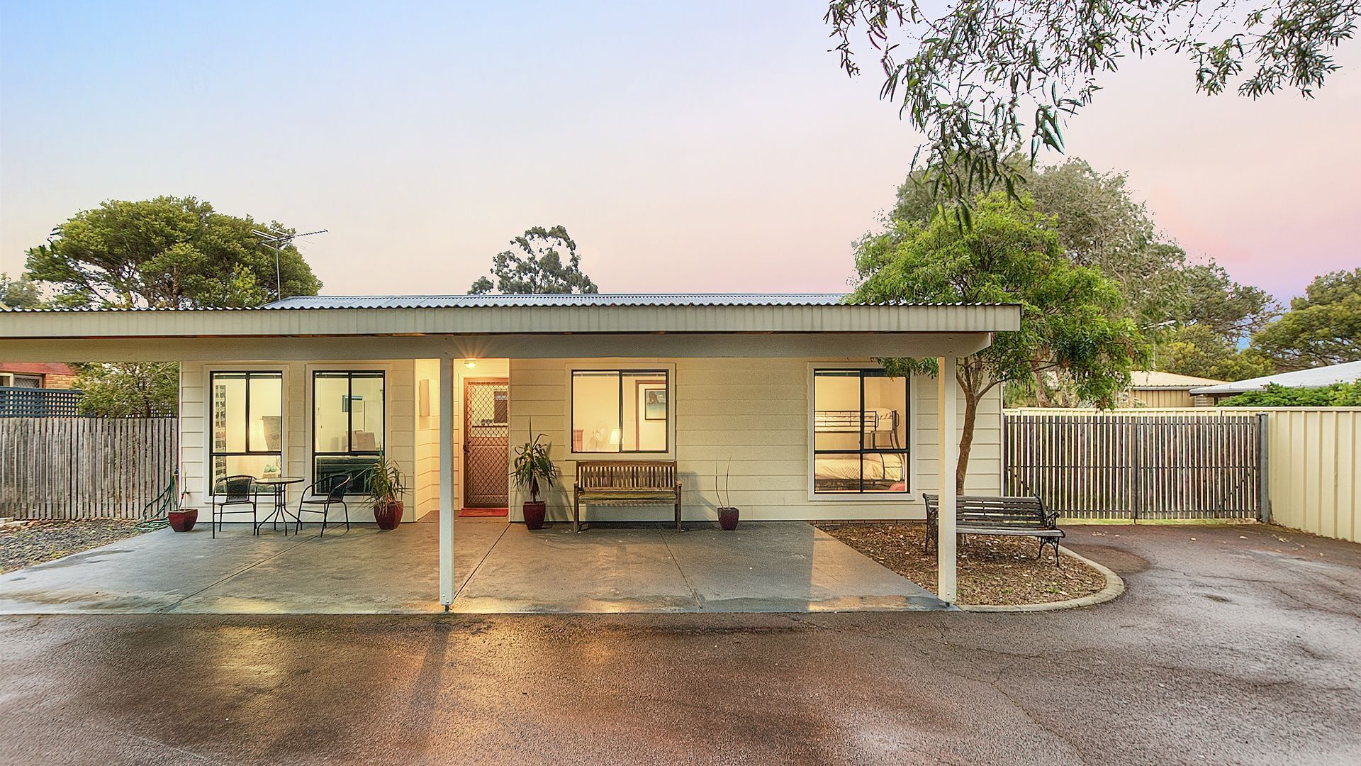 Crescent Bay on Chieftain - easy walk to town or beach (STRA6281ZLXM6IRN) — image 2