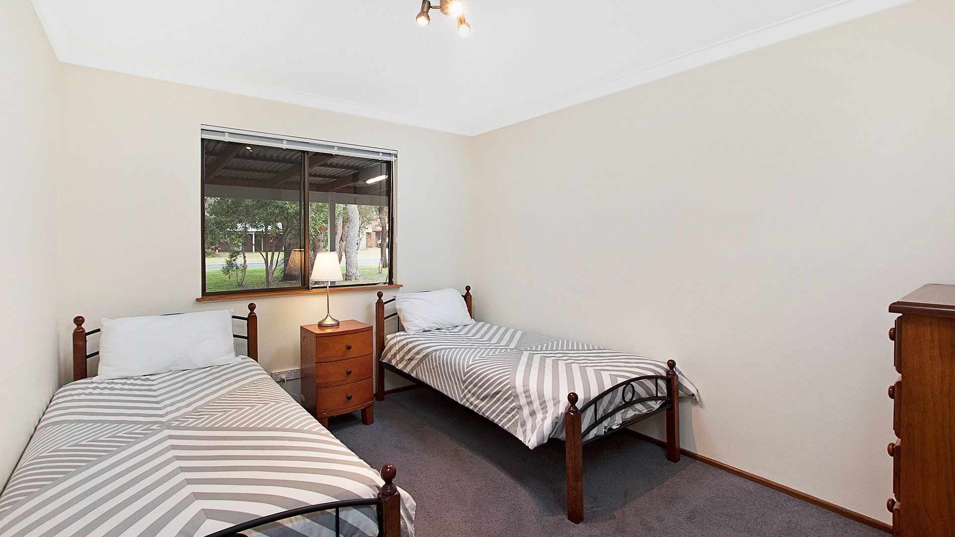 Crescent Bay on Chieftain - easy walk to town or beach (STRA6281ZLXM6IRN) — image 12