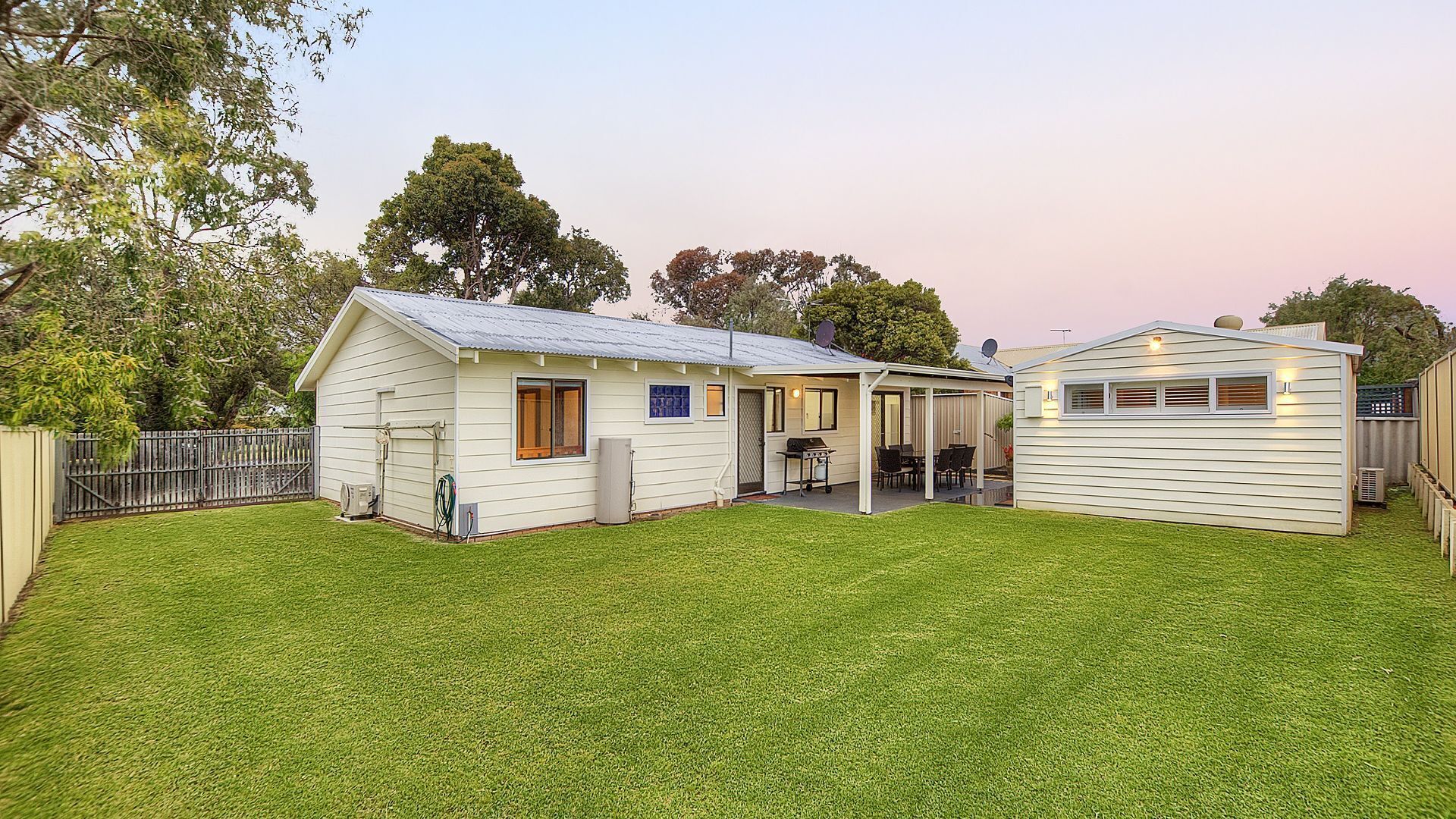 Crescent Bay on Chieftain - easy walk to town or beach (STRA6281ZLXM6IRN) — image 3