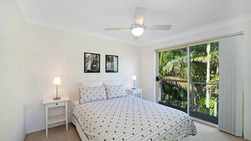 2 bedrooms, iron/ironing board, Internet