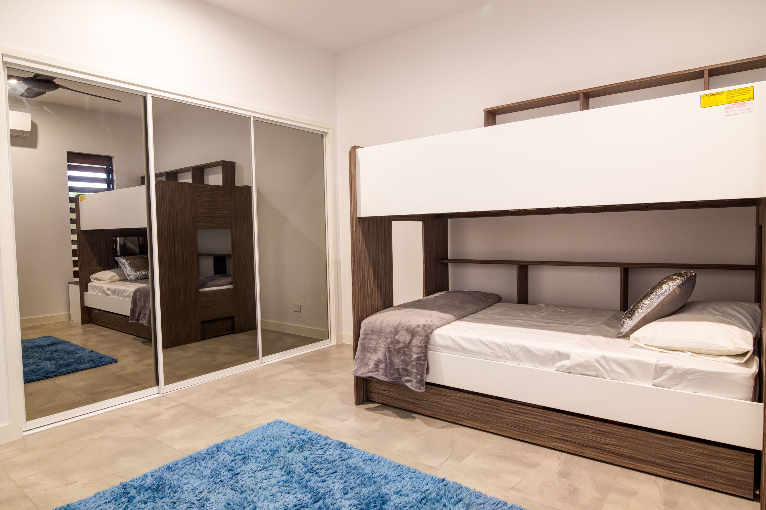 Ulysses - 4BR House with 20m Heated Lap Pool — image 16