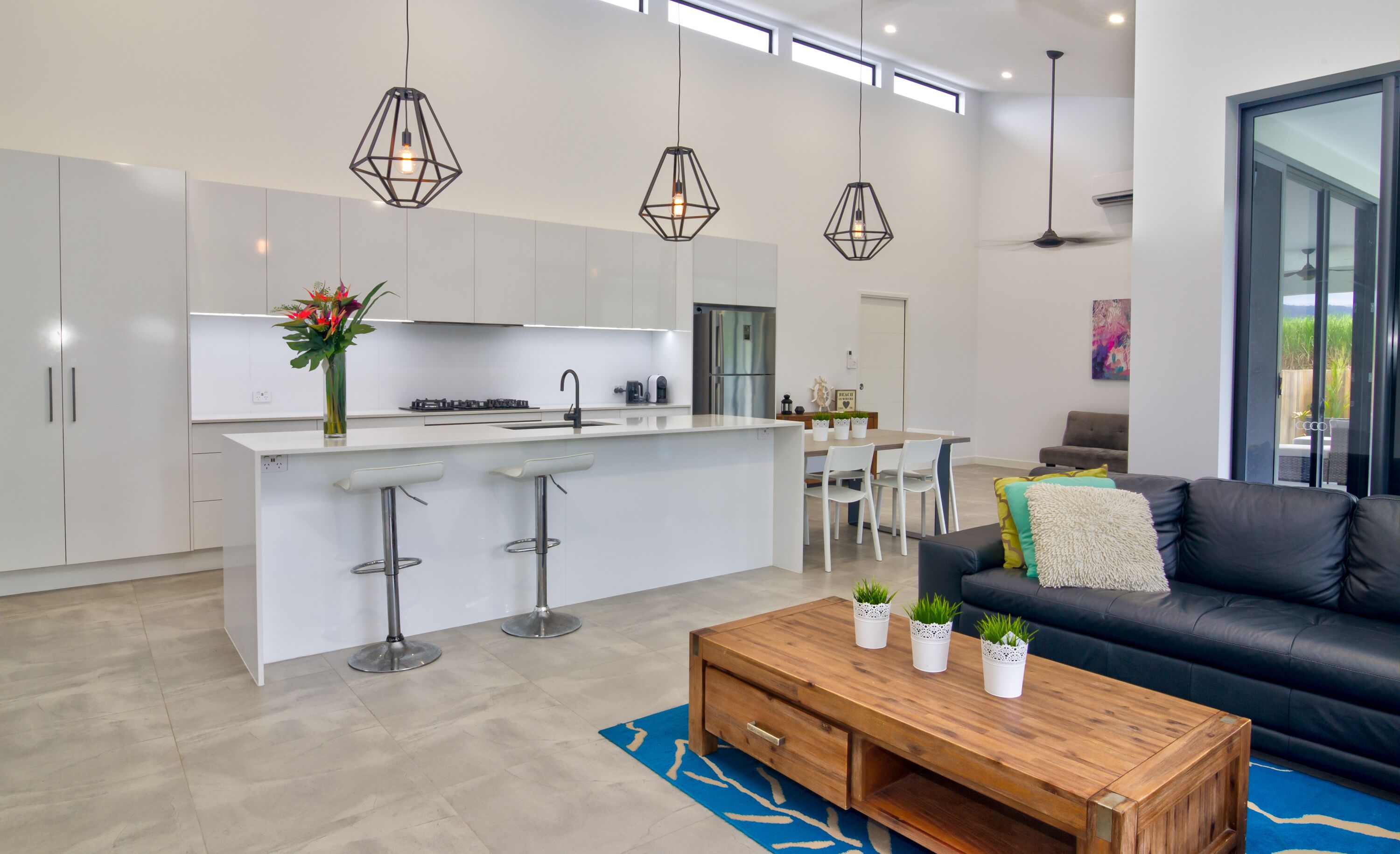 Ulysses - 4BR House with 20m Heated Lap Pool — image 3