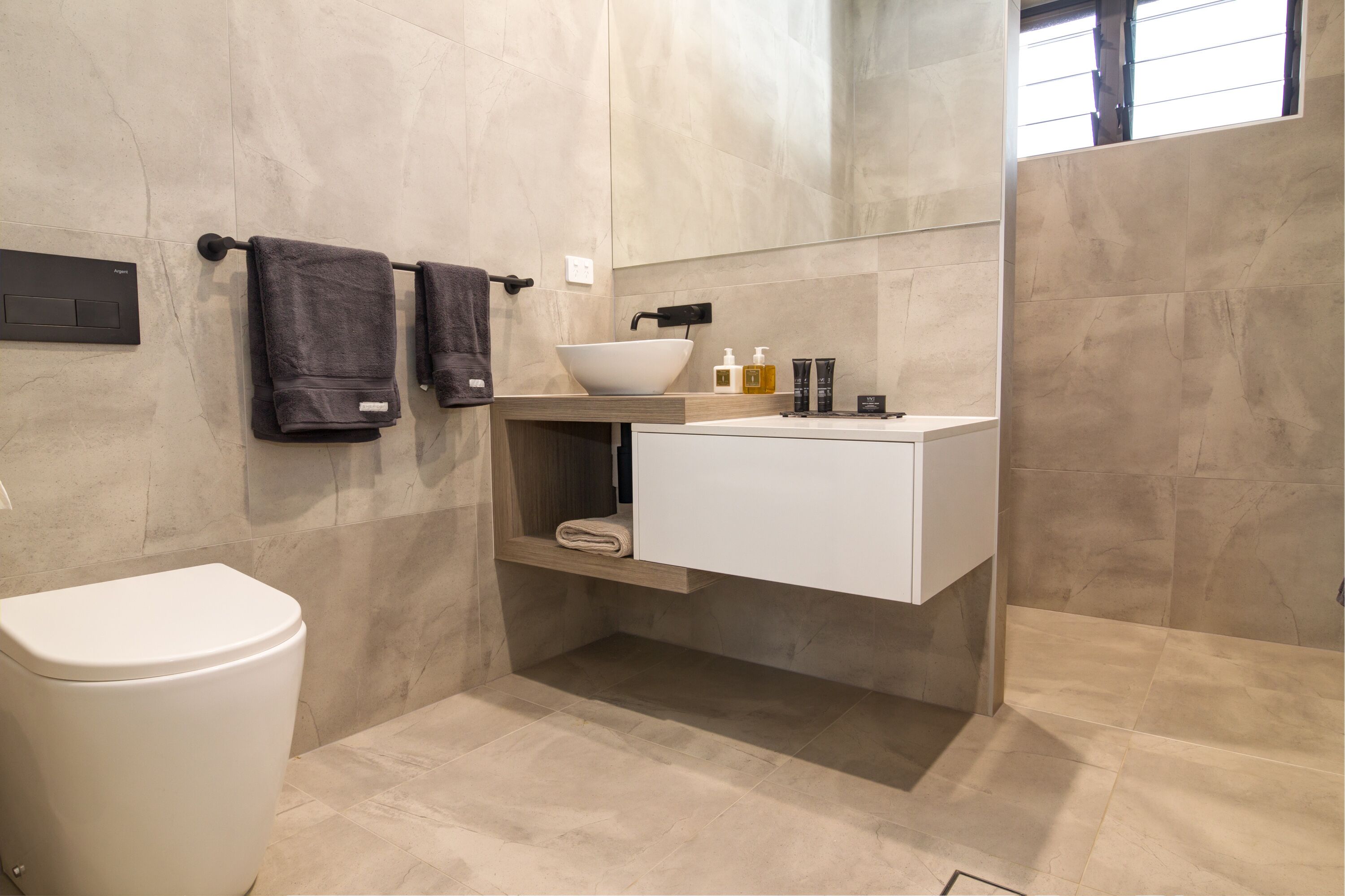 Ulysses - 4BR House with 20m Heated Lap Pool — image 17