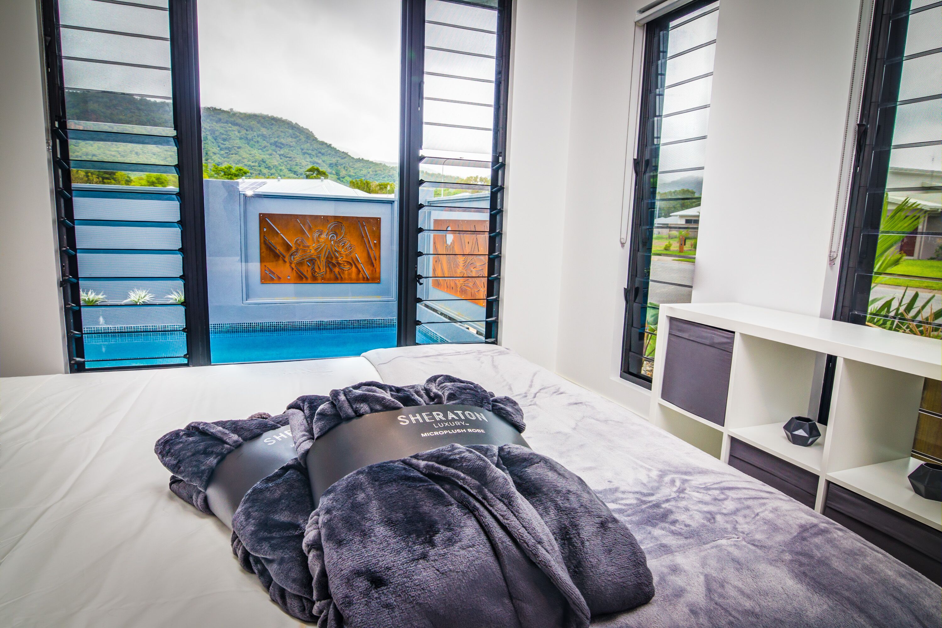 Ulysses - 4BR House with 20m Heated Lap Pool — image 15