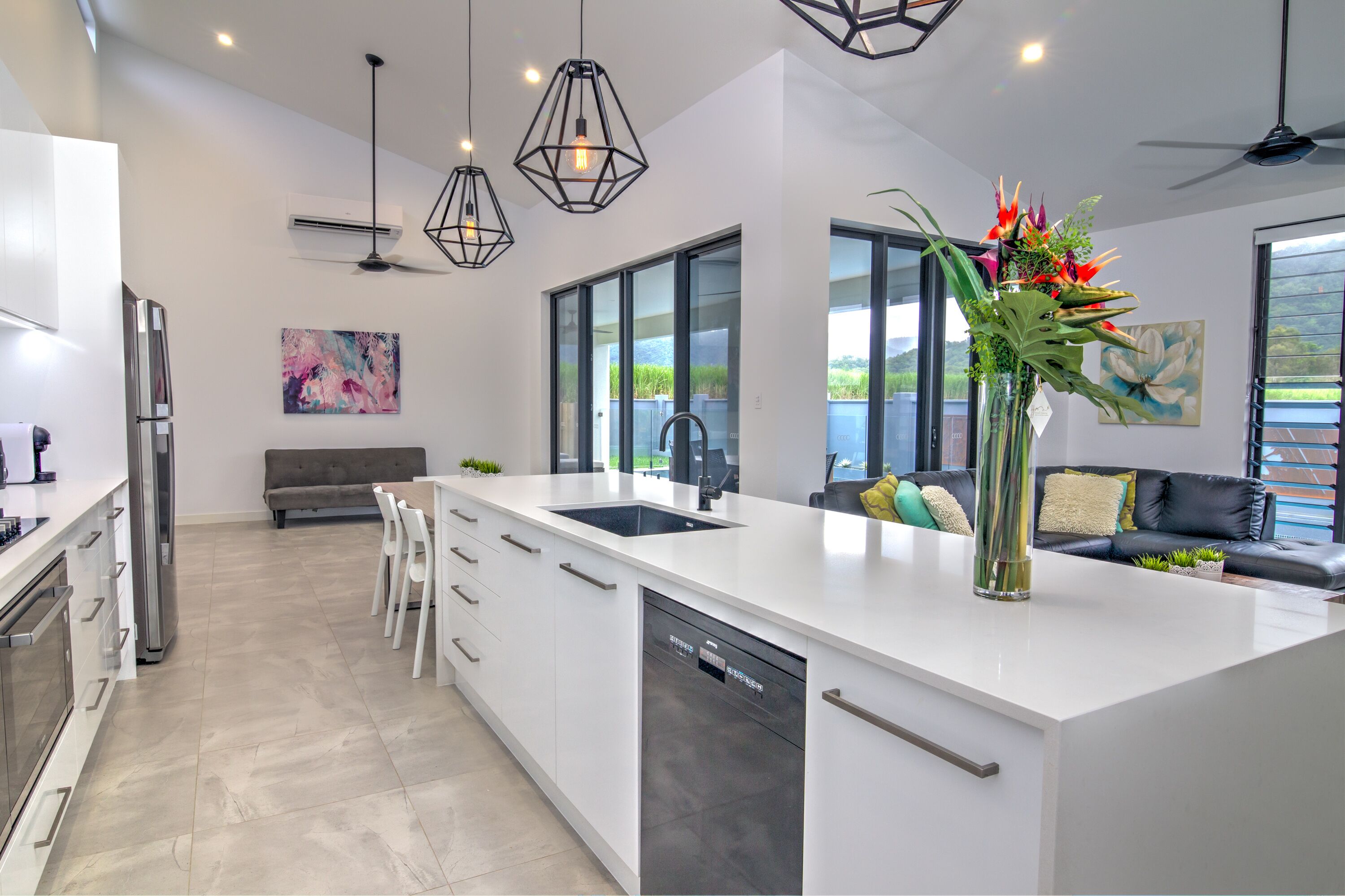 Ulysses - 4BR House with 20m Heated Lap Pool — image 9