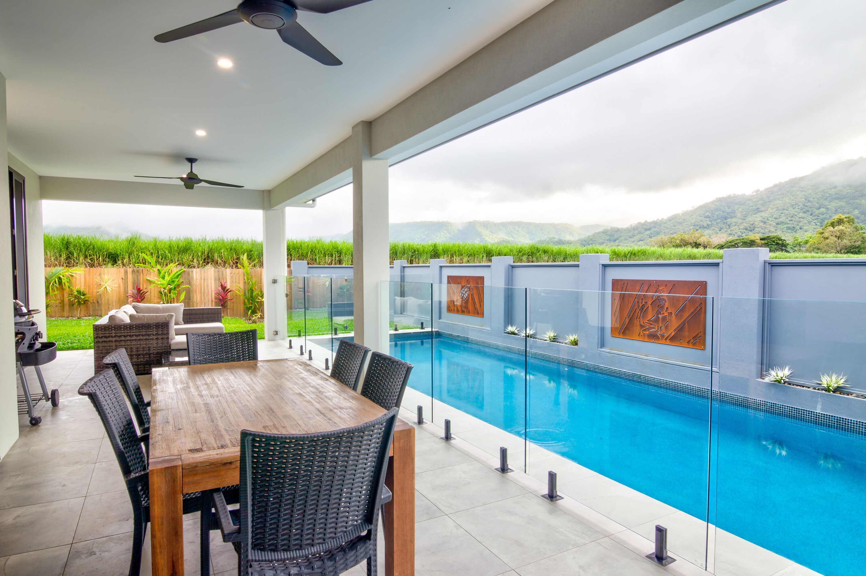 Ulysses - 4BR House with 20m Heated Lap Pool — image 4