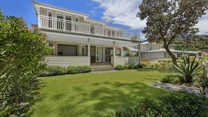 Exterior - The Hamptons - Beach House (AVOCA BEACH)