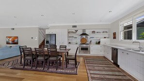 Dining - The Hamptons - Beach House (AVOCA BEACH)