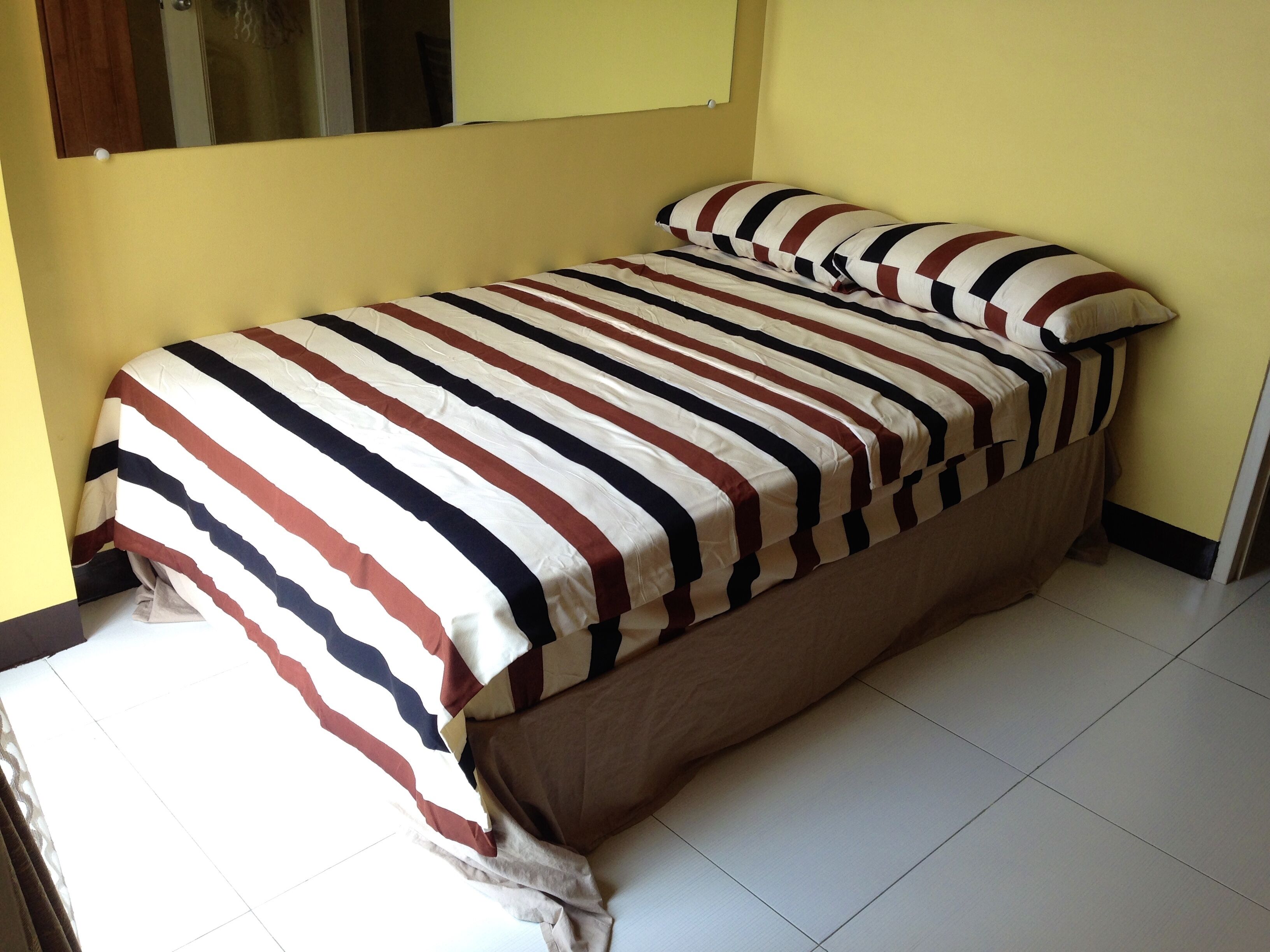 Condo Near Airport Naia 1, 2, & 3(Chateau Elysee Condominium)