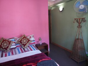 5 chambres, bureau, fer et planche à repasser, Wi-Fi gratuit