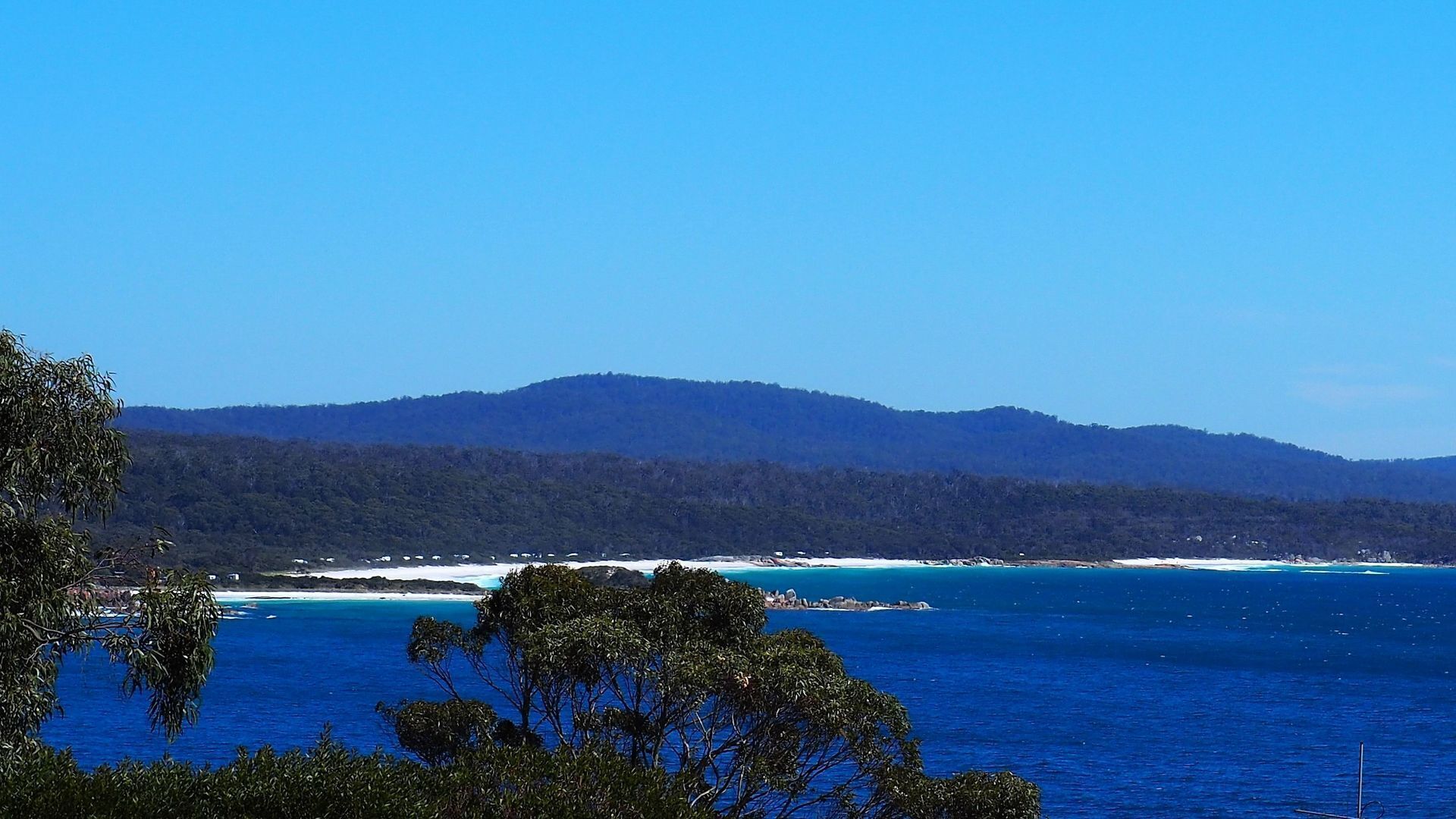 GRANITE BEACH HOUSE @ Binalong Bay of Fires — image 6