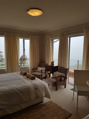 3 bedrooms, in-room safe, desk, iron/ironing board