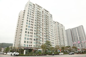 Exterior - Well equipped apartment with sea view, best location for Cruise (Tp. Hạ Long)