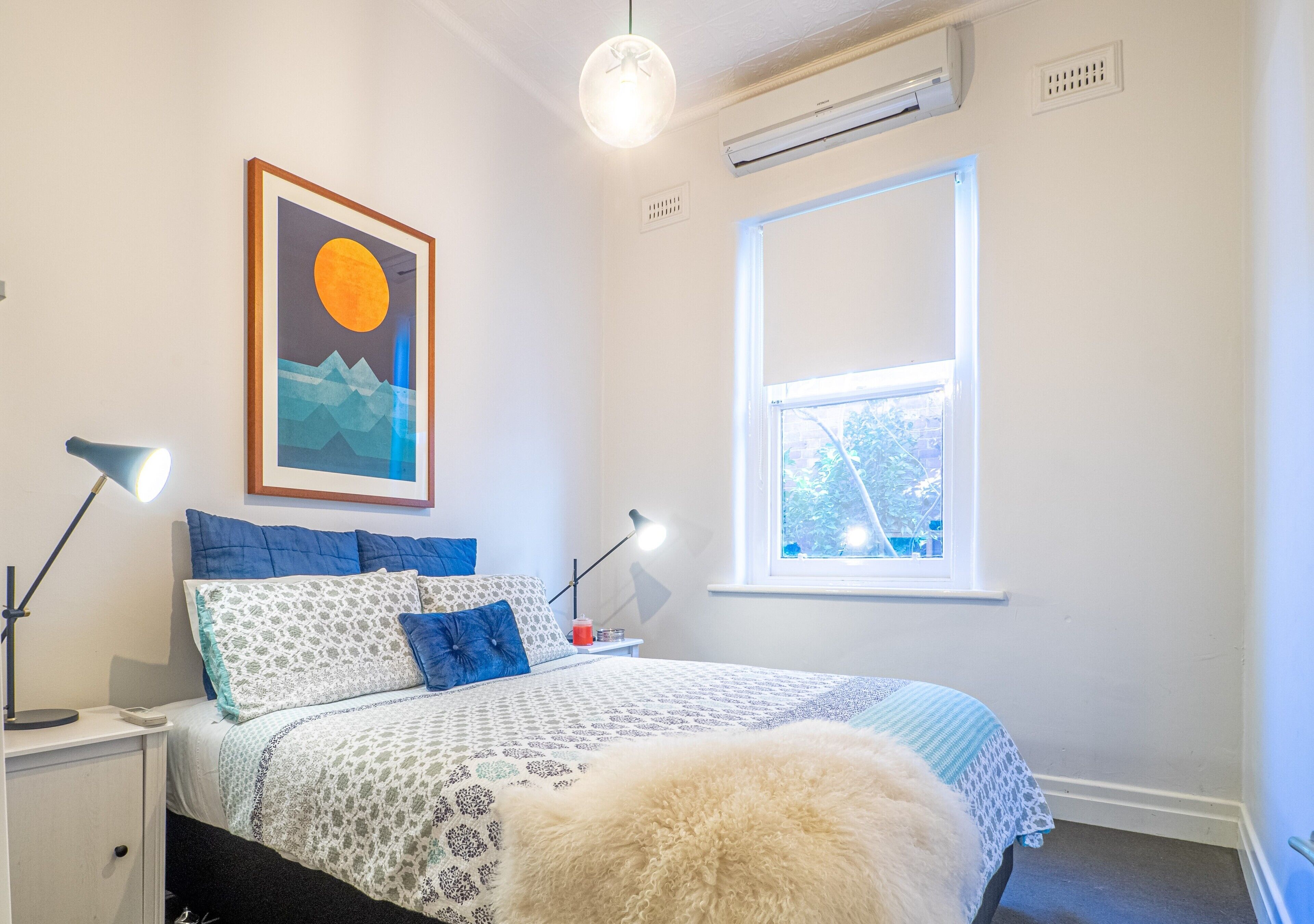 Heaven on Erin - Great MCG Location 4 BR Parking — image 13
