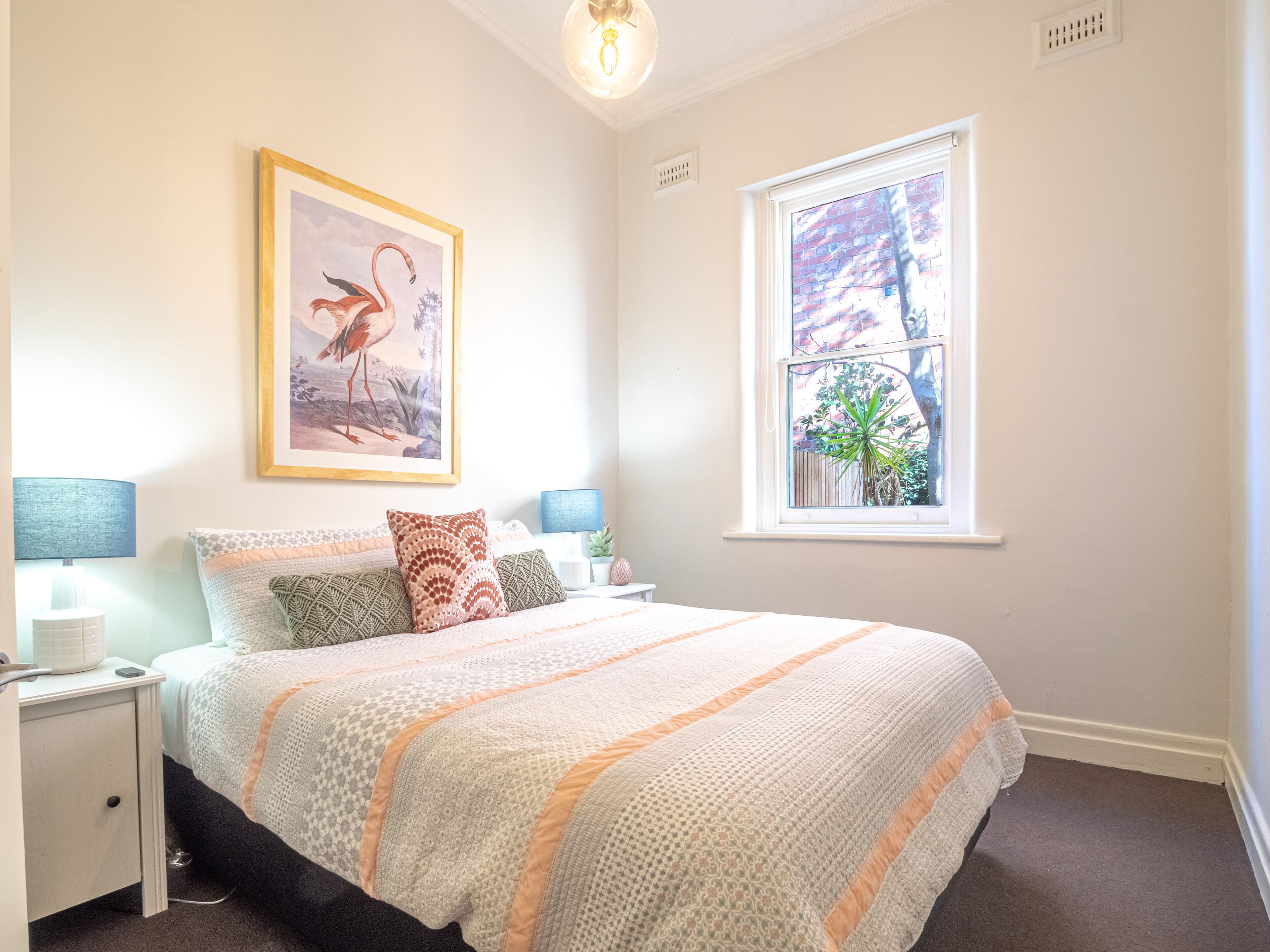 Heaven on Erin - Great MCG Location 4 BR Parking — image 12