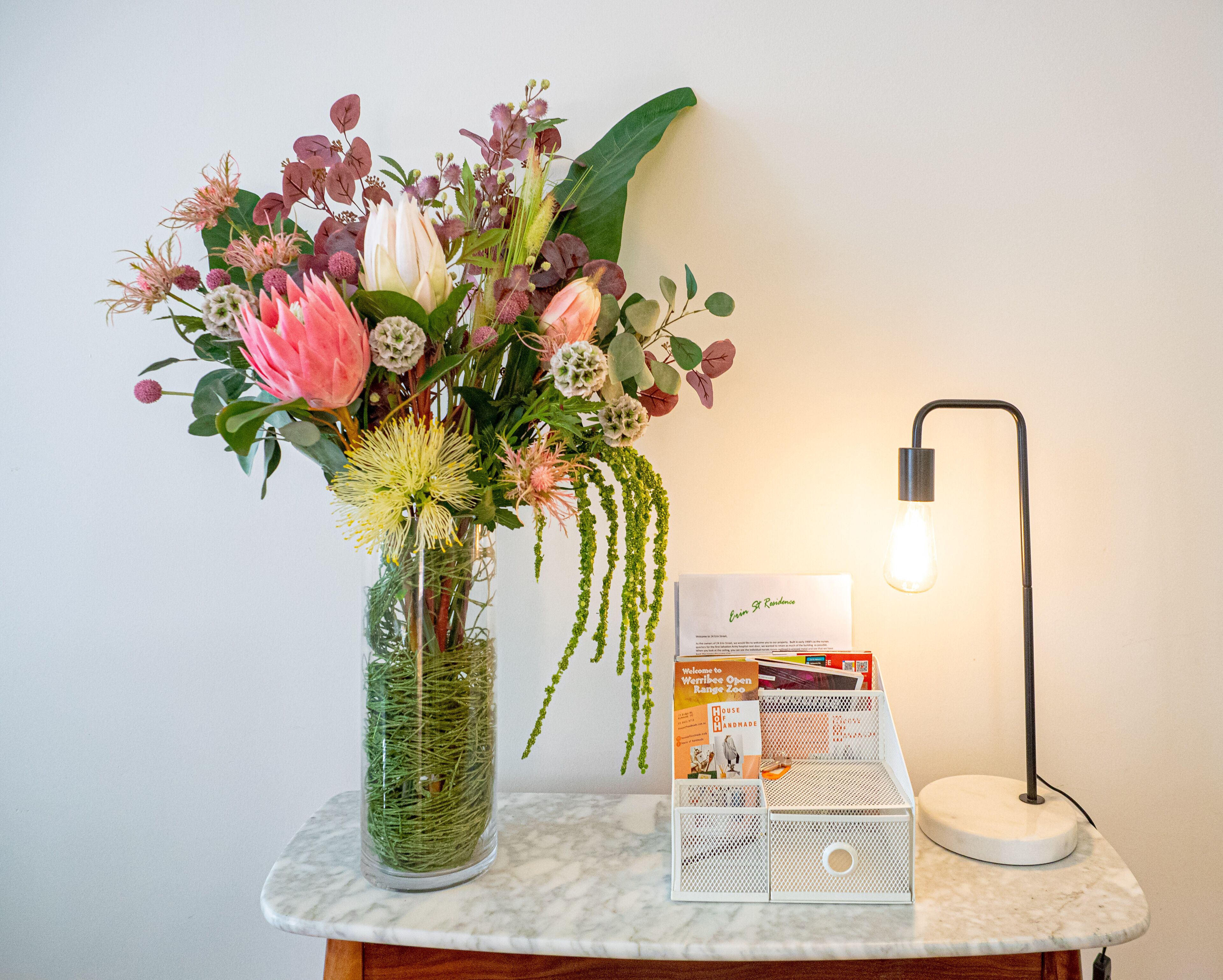 Heaven on Erin - Great MCG Location 4 BR Parking — image 6