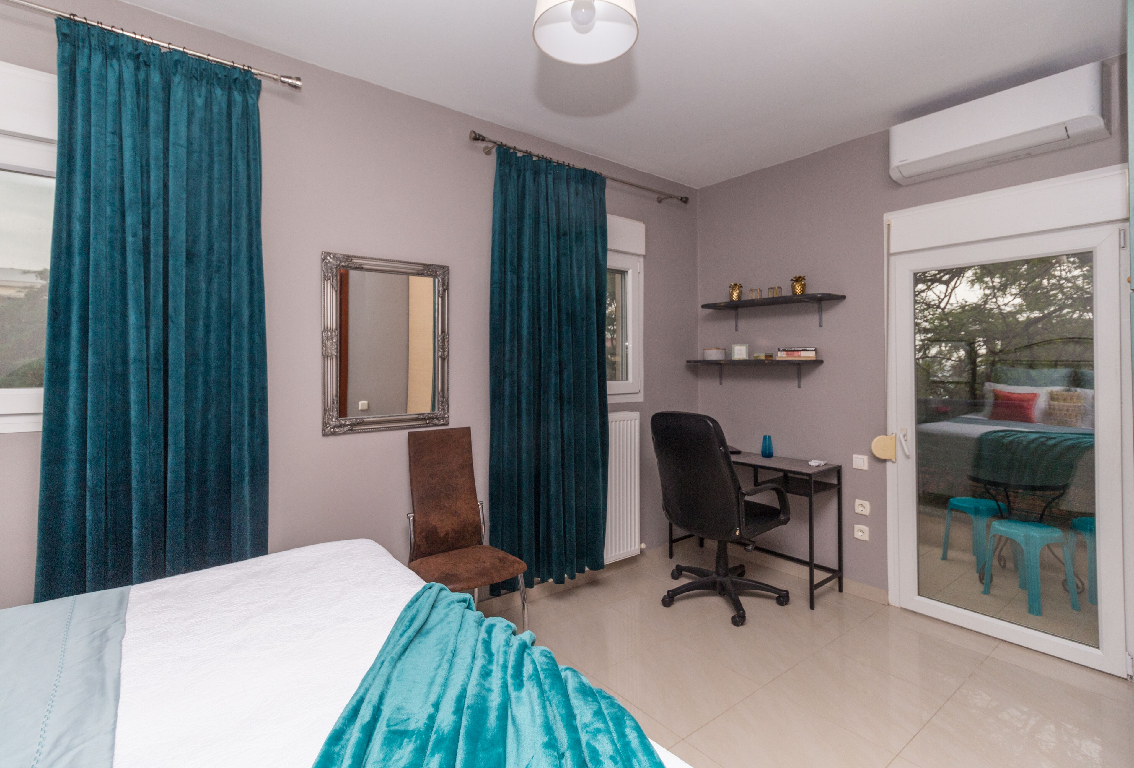 Side Sea View Apartment 