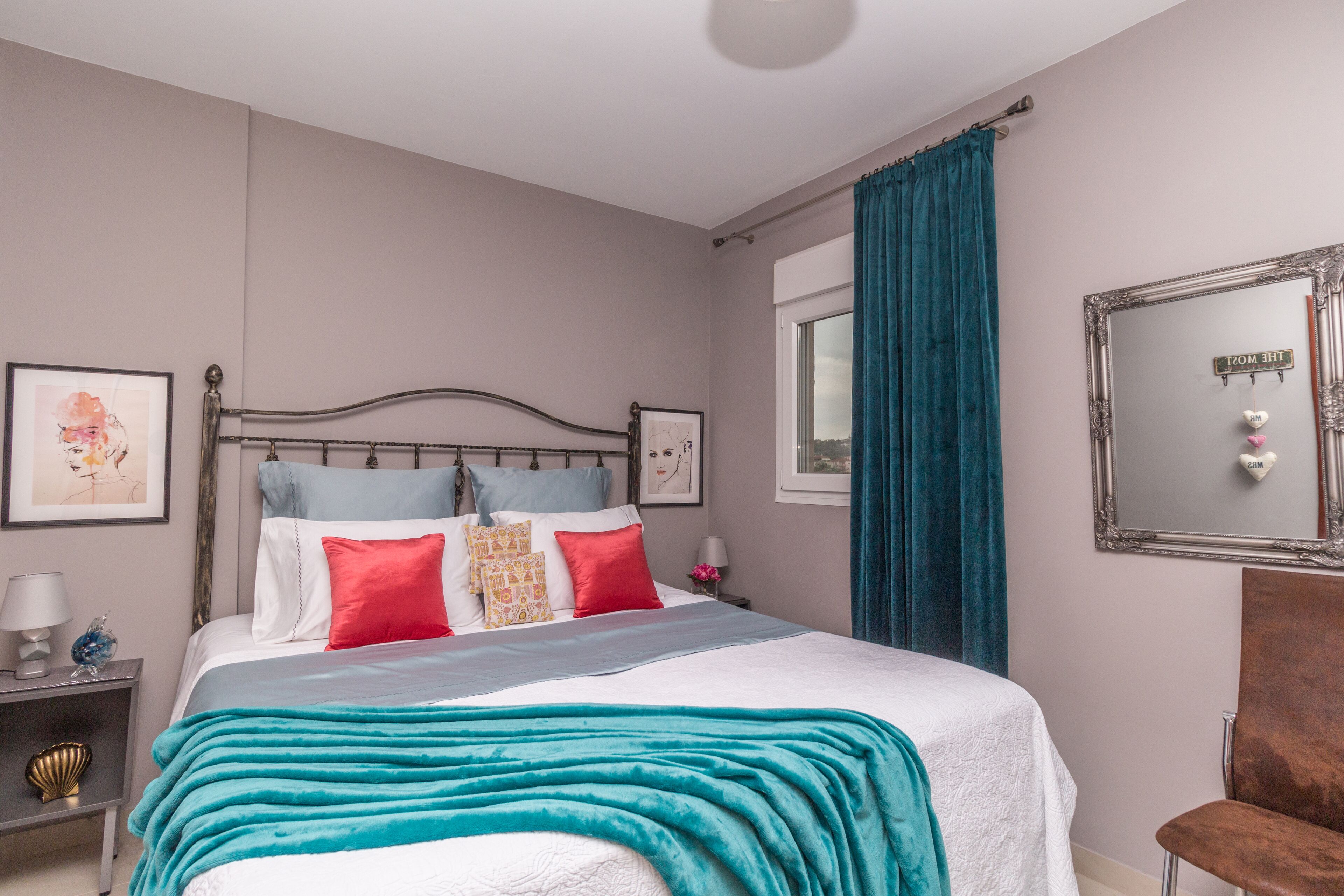 Side Sea View Apartment 