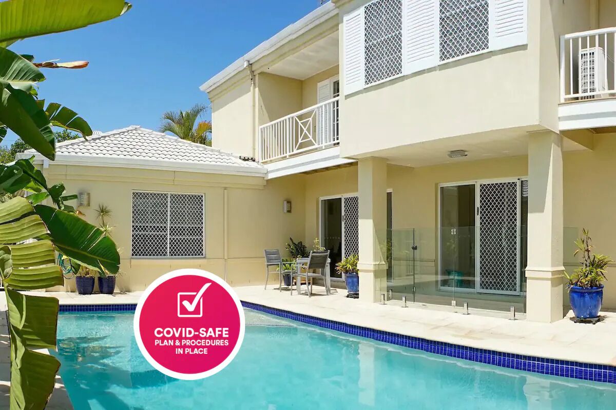 Family fun with kayaks and paddleboards on your own private lake! A must see!