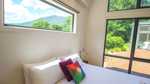 3 bedrooms, desk, travel crib, free WiFi