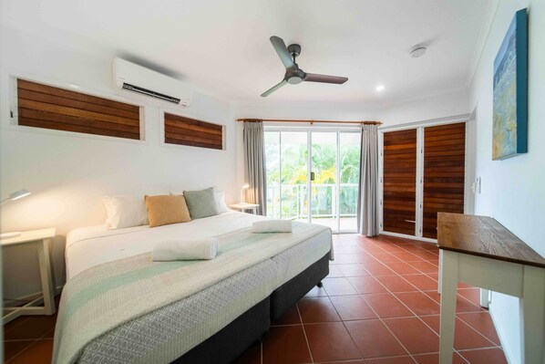 3 soverom, strykejern/-brett og sengetøy