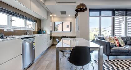 Professional living minutes from the city