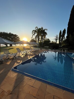 Piscine extérieure, piscine chauffée